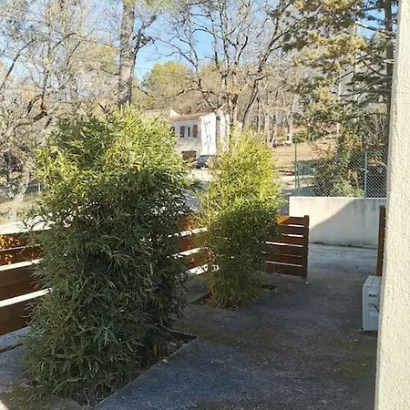 Отель 7/8p Pierrevert
