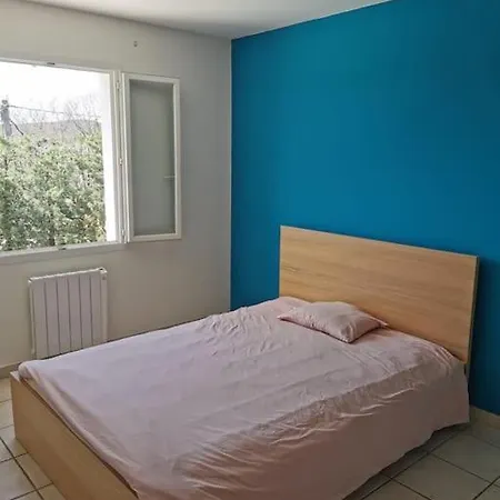 Отель 7/8p Pierrevert